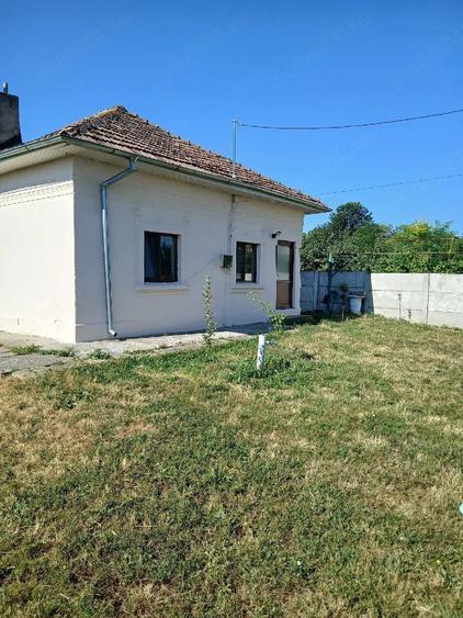 Casă cu Teren 820 Mp în Vlădila