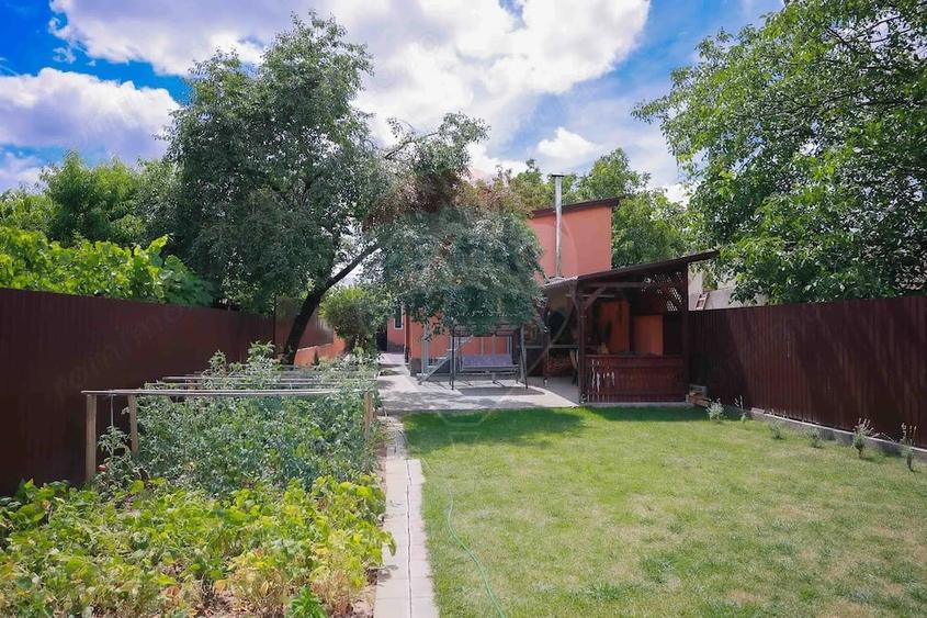 Casă cu 5 camere cu Teren 395 Mp în Central