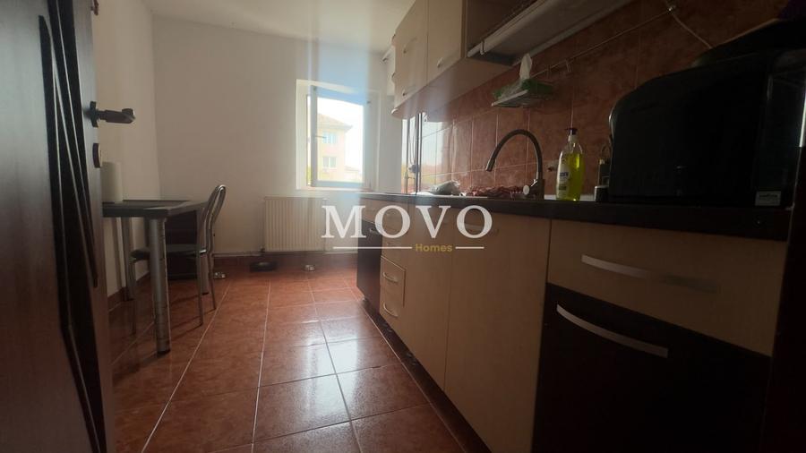 Apartament cu 3 camere decomandat, mobilat în Girocului