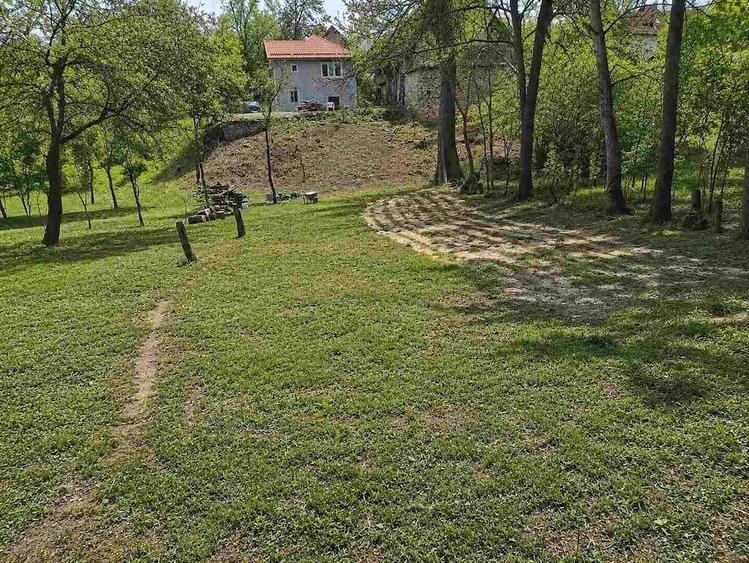 De vanzare | Casa cu teren generos de 1.100 mp | Inucu, comuna Aghire?u - 4