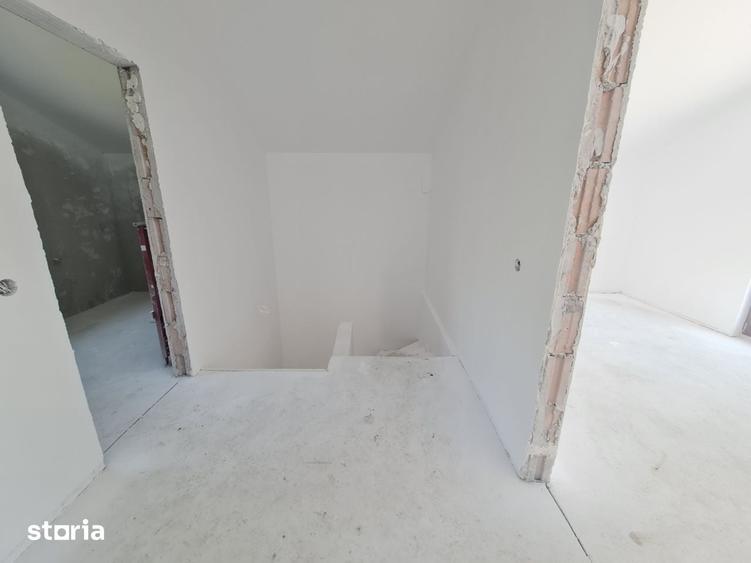 Casă cu 4 camere cu Teren 368 Mp în Stupini