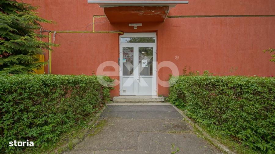 Apartament cu 5 camere decomandat în Astra
