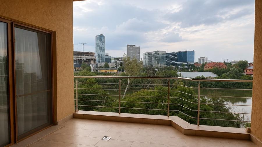 Apartament cu 4 camere decomandat în Floreasca