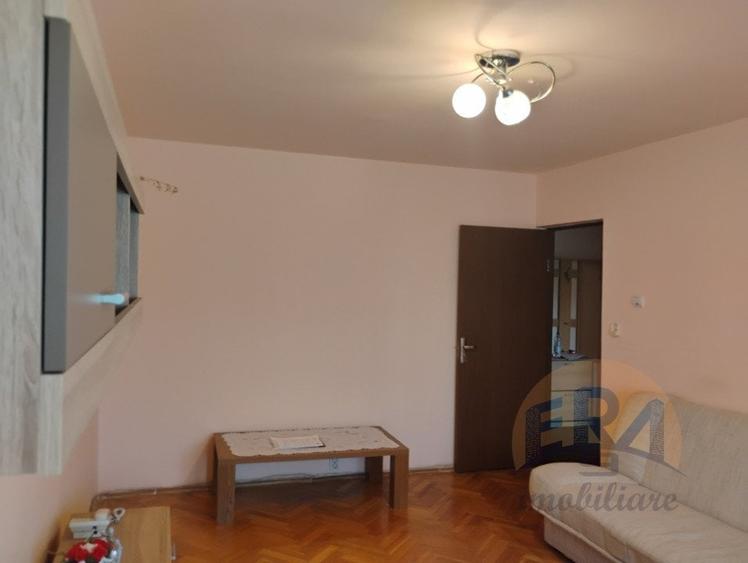 Apartament cu 3 camere decomandat în Rogerius