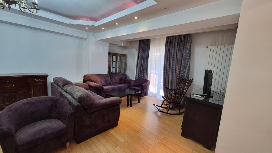 Apartament cu 3 camere decomandat în Unirii