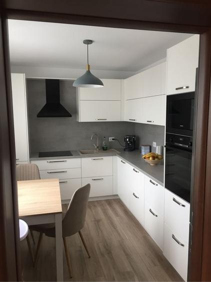 Apartament cu 3 camere în Petru Rareș
