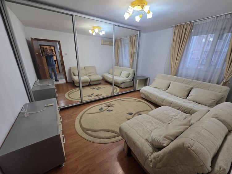 Pantelimon parc soseaua Garii Catelu doua camere dec centrala proprie mobilat - 1