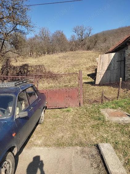 Casă cu Teren 2267 Mp în Vultureni