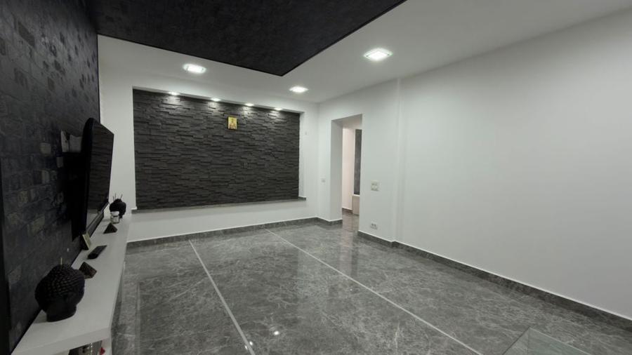 Apartament cu 3 camere decomandat în Giurgiului