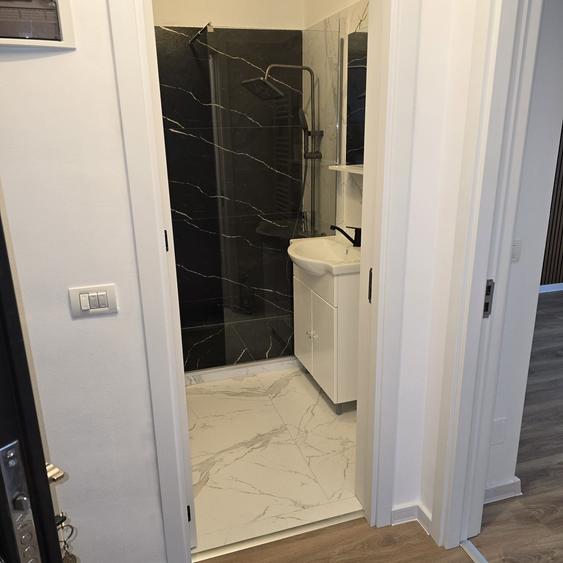 Apartament cu 2 camere decomandat în Tineretului — fotografia 3