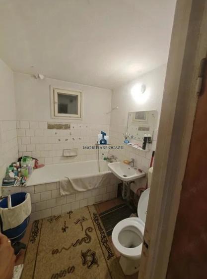 Apartament cu 3 camere decomandat în Berceni