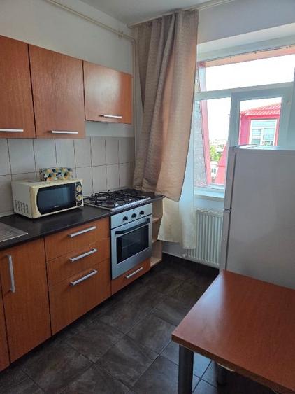 Apartament cu 2 camere semidecomandat, mobilat în 1 Decembrie 1918