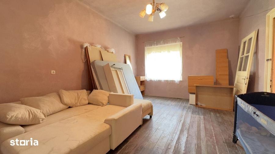 Casă cu 4 camere cu Teren 615 Mp în Central