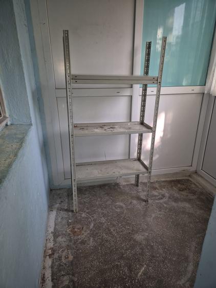 Garsonieră decomandată în Titan