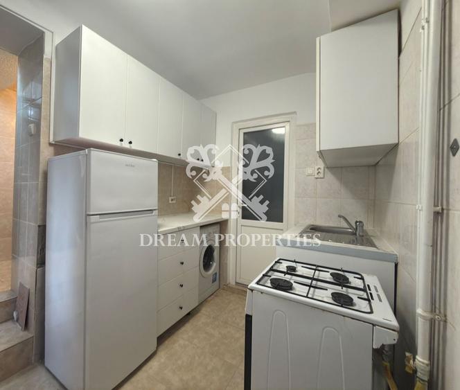Garsonieră decomandată, mobilată în Ultracentral