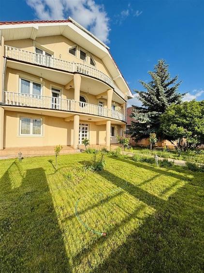 Casă cu 14 camere cu Canalizare în Sânmartin