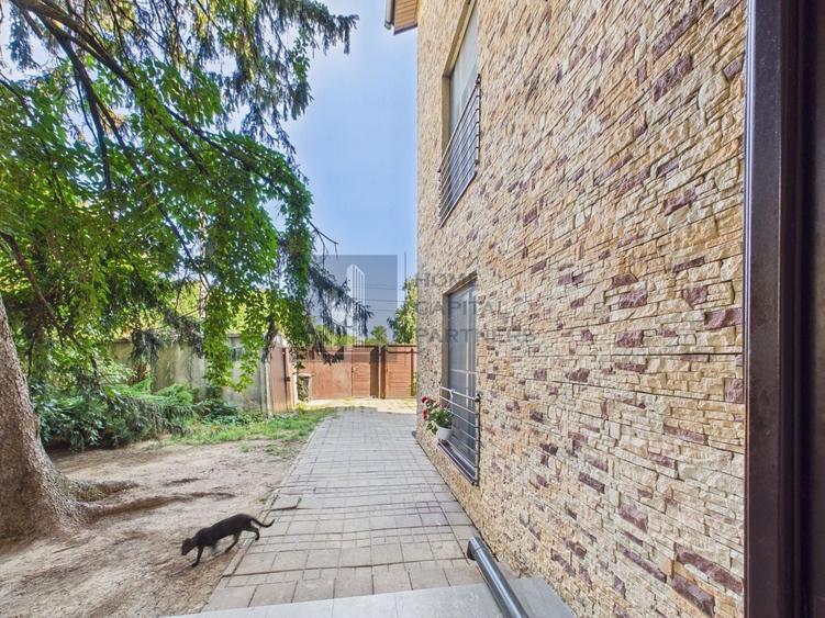 Duplex cu 6 camere cu Canalizare în Tunari
