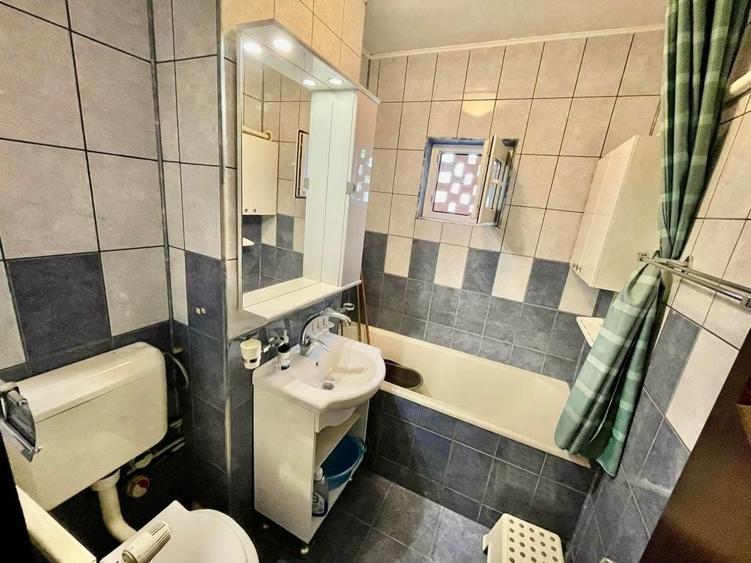 Apartament cu 3 camere decomandat în Iancului