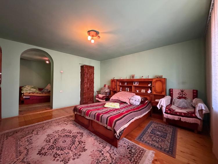 Casă individuală cu 5 camere cu Canalizare în Chișoda