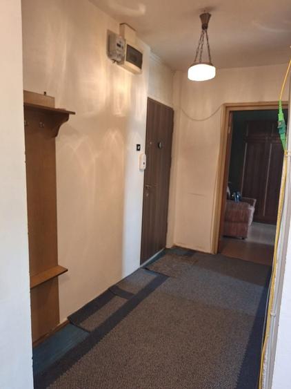 Apartament cu 2 camere decomandat în 1 Mai