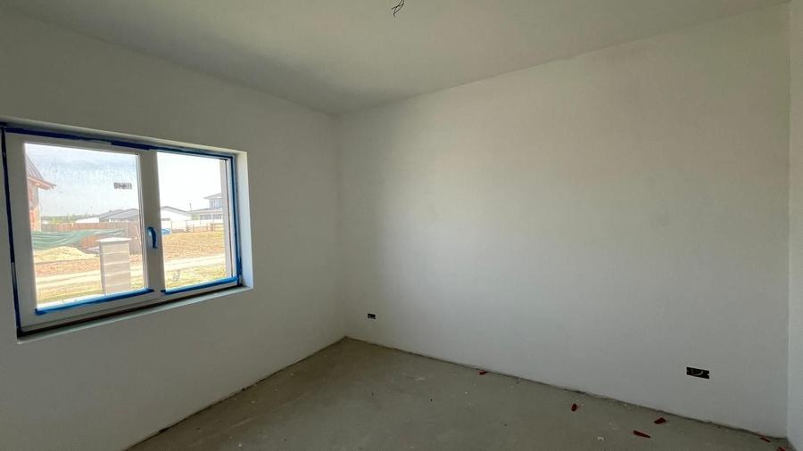 Duplex cu 3 camere cu Canalizare în Moșnița Veche