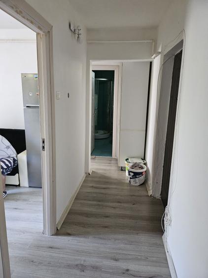 Apartament cu 3 camere decomandat în Viitorului