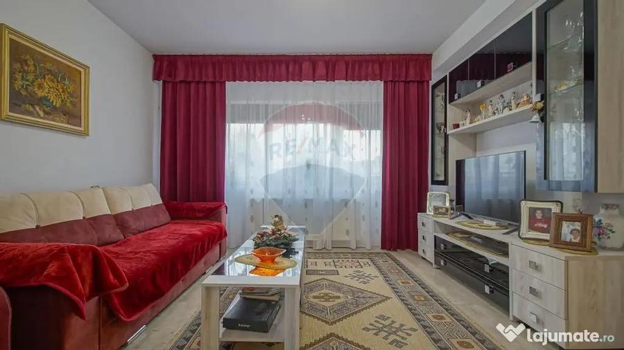 Apartament cu 3 camere decomandat în Sânpetru
