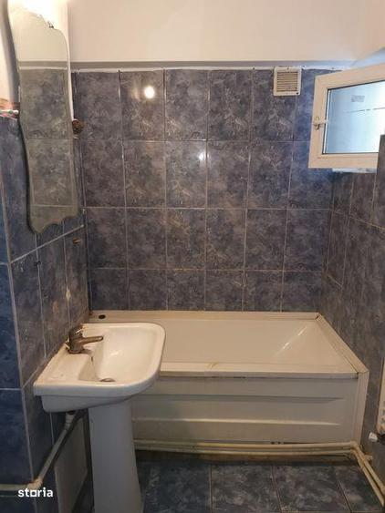 Apartament cu 4 camere decomandat în Fărcășești