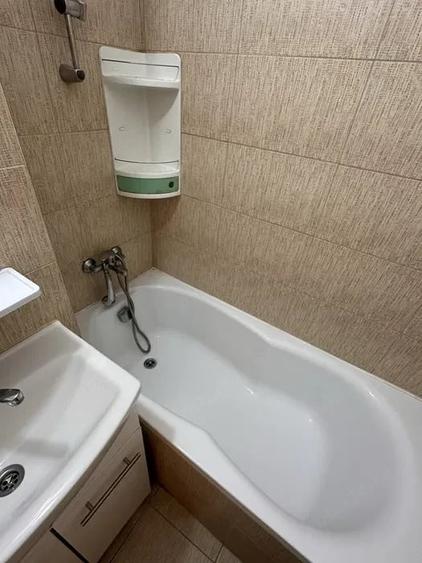 Garsonieră decomandată în UTA