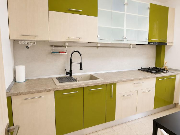 Apartament cu 2 camere semidecomandat, mobilat în Tineretului