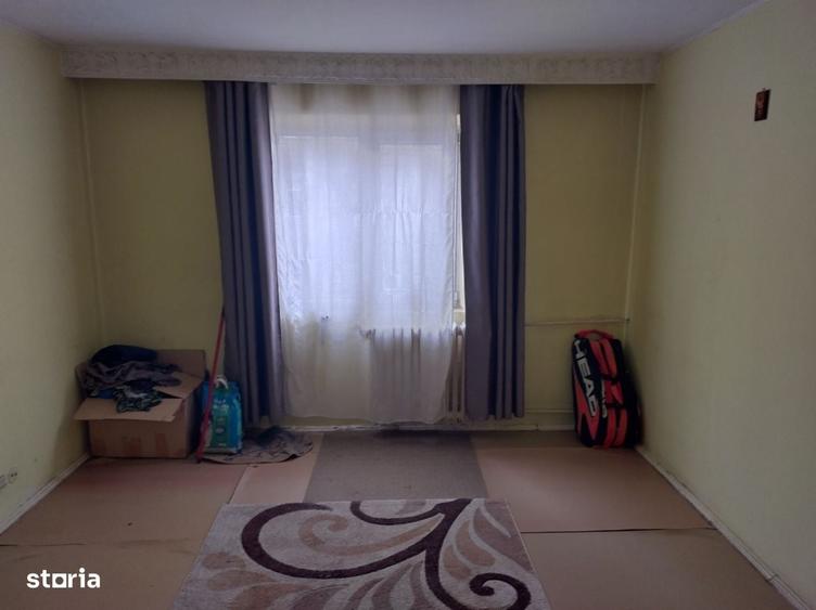 Apartament cu 2 camere semidecomandat în Eroii Revoluției — fotografia 1