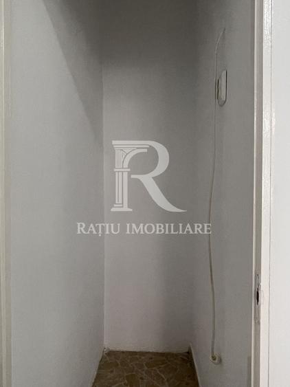 Birou, de 45 mp, în Central