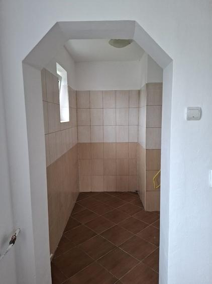 Apartament cu 3 camere semidecomandat în Trivale