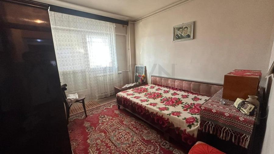 Apartament cu 3 camere decomandat în Aviației