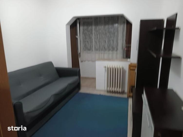 Apartament cu 3 camere în Podu Roș