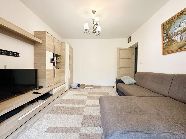 Apartament cu 2 camere decomandat în Bucium
