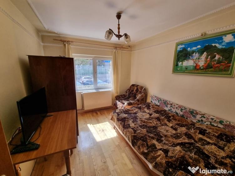 Apartament cu 3 camere decomandat, mobilat în Răcădău