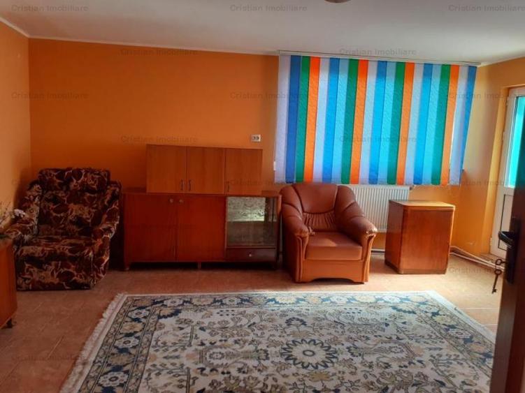 Casă cu 6 camere cu Canalizare în Lacu Sărat