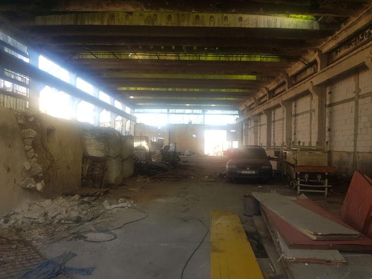 Spațiu industrial, de 2,800 mp, în Central