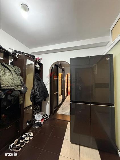 Apartament cu 3 camere decomandat în Cug