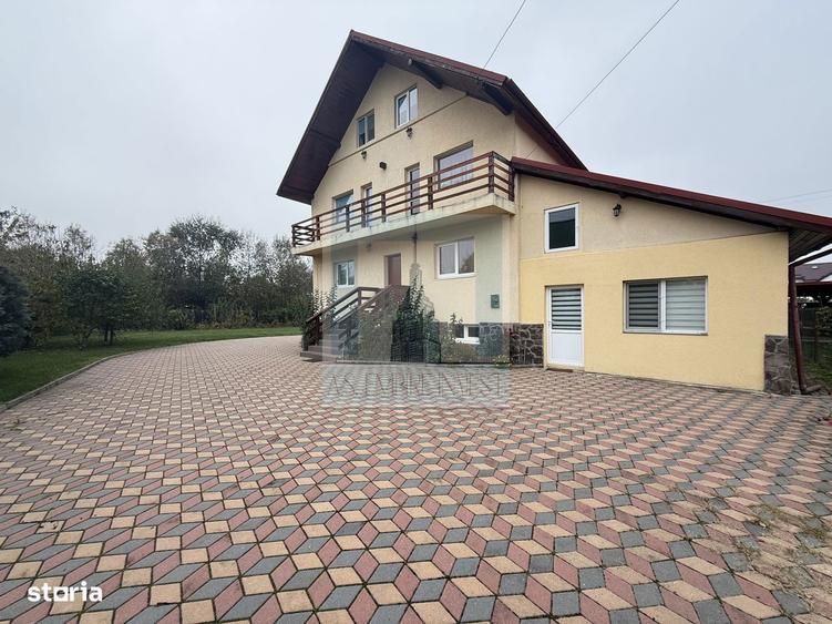 Casă cu 8 camere cu Canalizare în Sânpetru