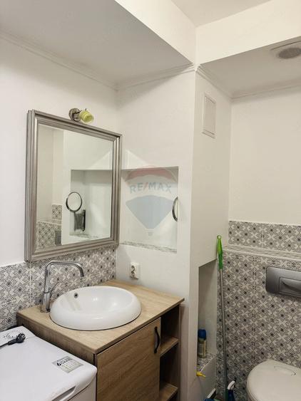 Apartament cu 2 camere semidecomandat în Ștefăneștii de Jos
