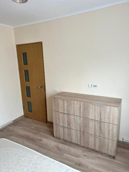 Apartament cu 2 camere decomandat, mobilat în Capitol