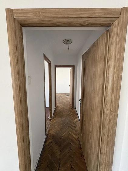 Apartament cu 4 camere semidecomandat în Dacia