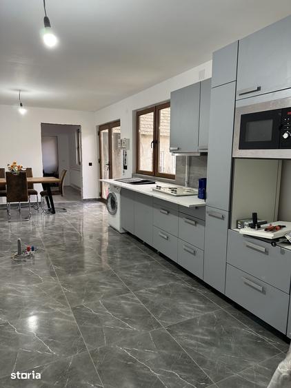 Casă cu 5 camere cu Teren 1430 Mp în Gurghiu