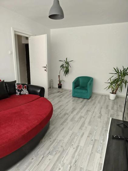 Apartament cu 2 camere semidecomandat în Ostroveni