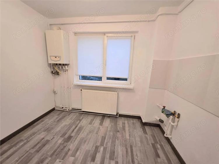 Apartament cu 2 camere semidecomandat în Micro 3