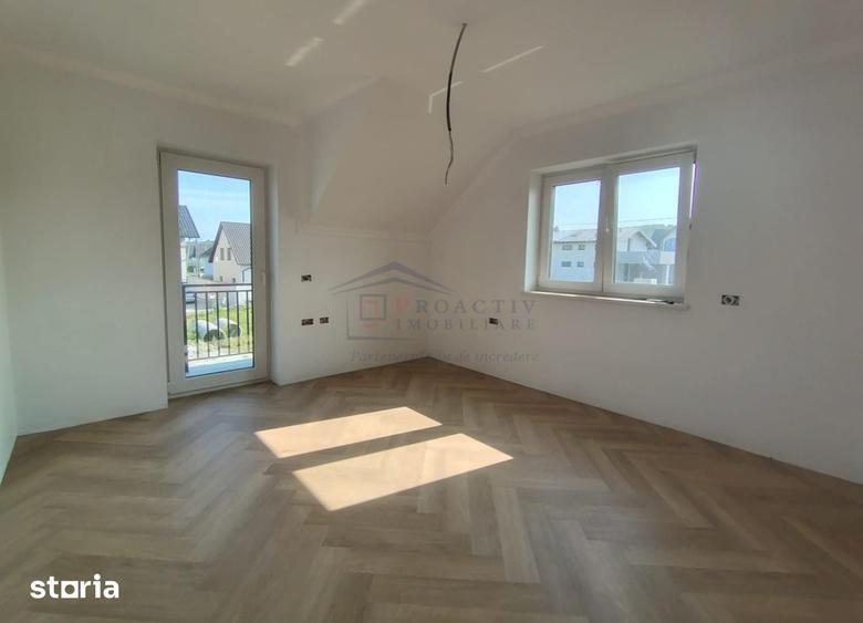 Casă cu 4 camere cu Teren 400 Mp în Ipotești
