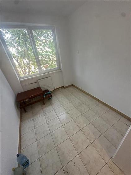 Apartament cu 2 camere semidecomandat în Tipografilor