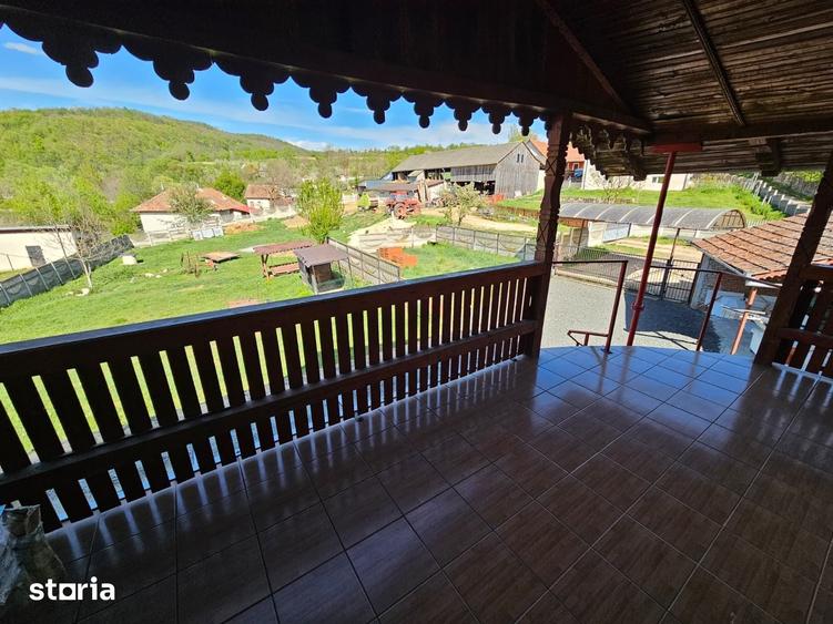 Casă cu 3 camere cu Teren 1060 Mp în Central